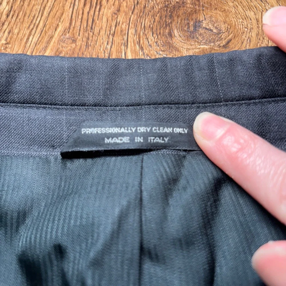 Zanetti Men's 50L Italy Made Super 150s Wool Gray Windowpane Suit 3-Button READ